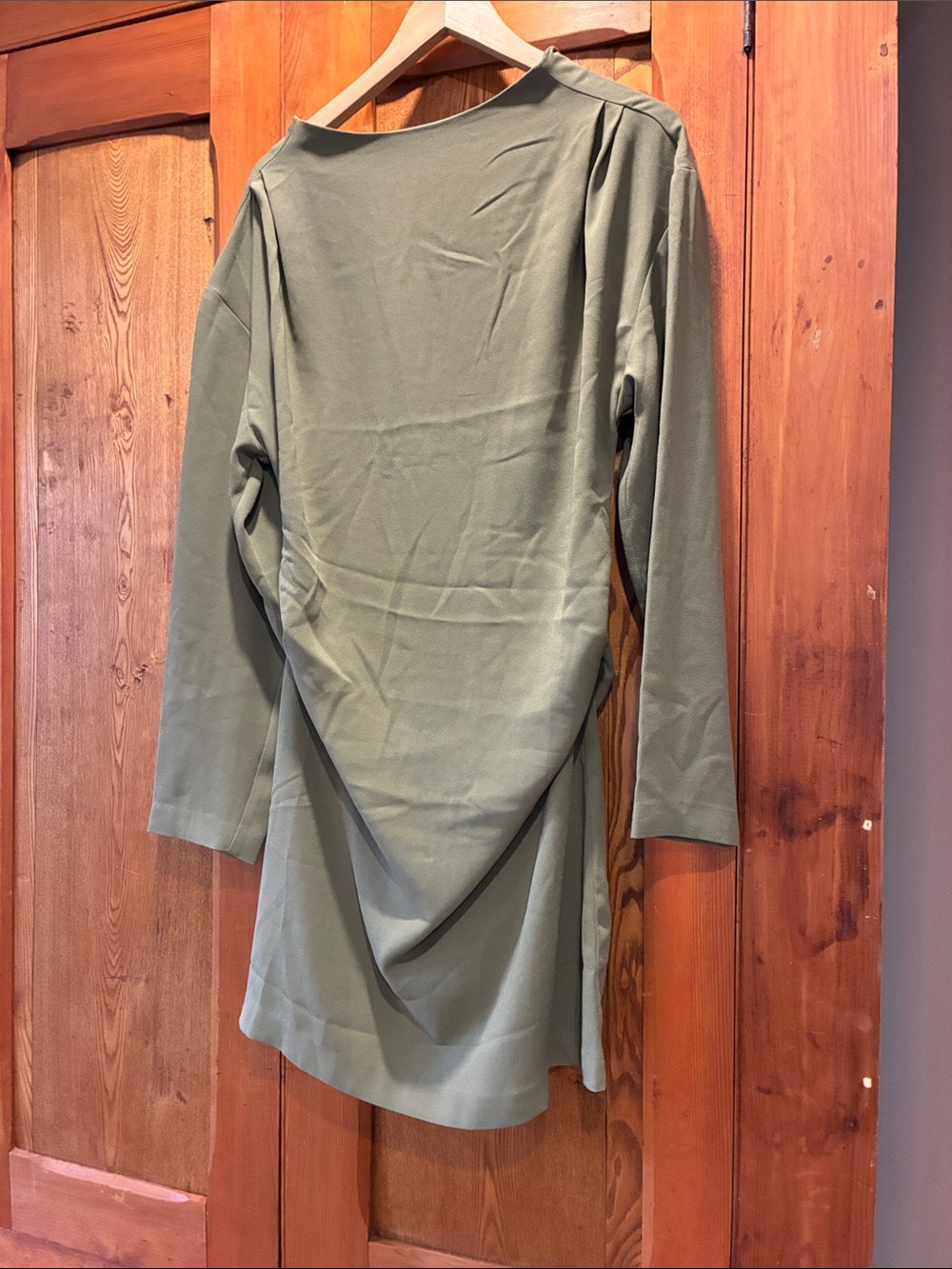 10/25$ 🧁 Olive Green Long Sleeve Draped Tunic